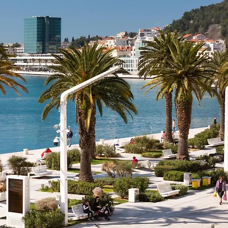 Litore Luxury Jugo * Split